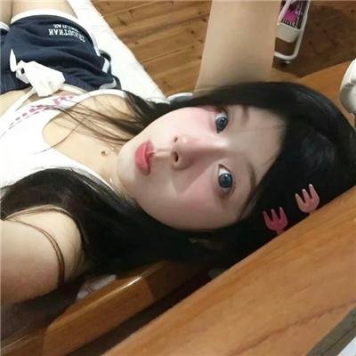 草丛里的羊